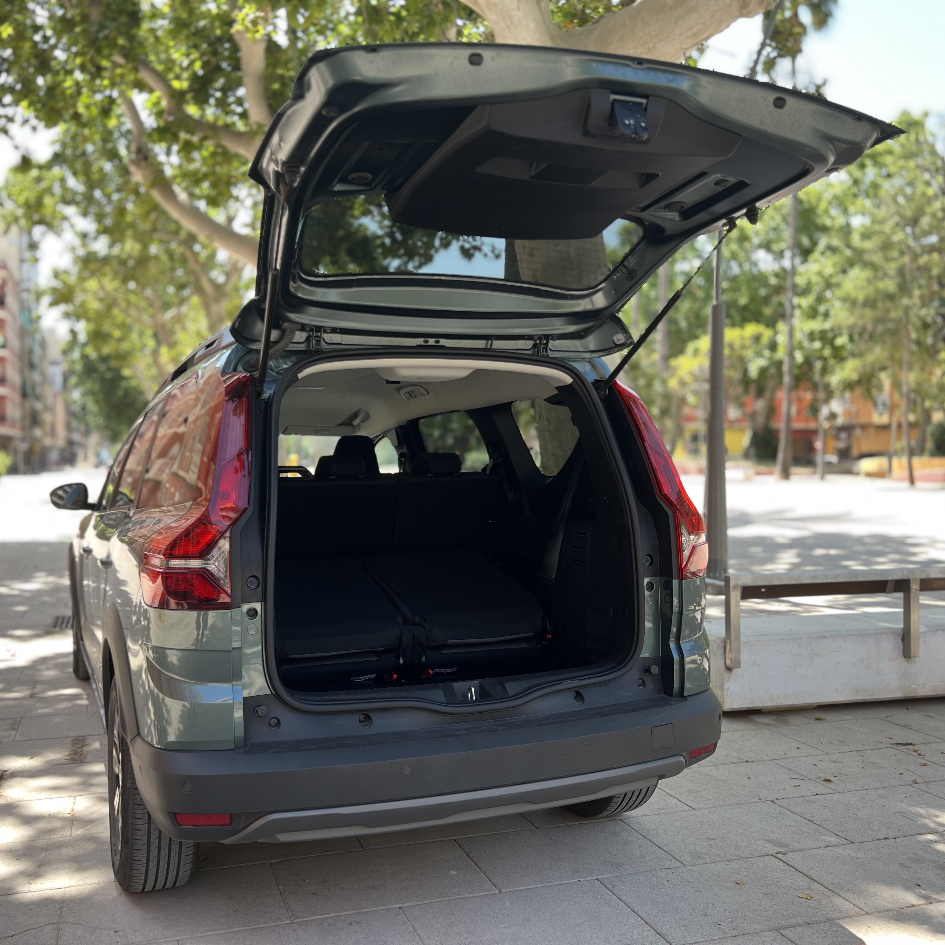 Maletero amplio del taxi en Algemesí